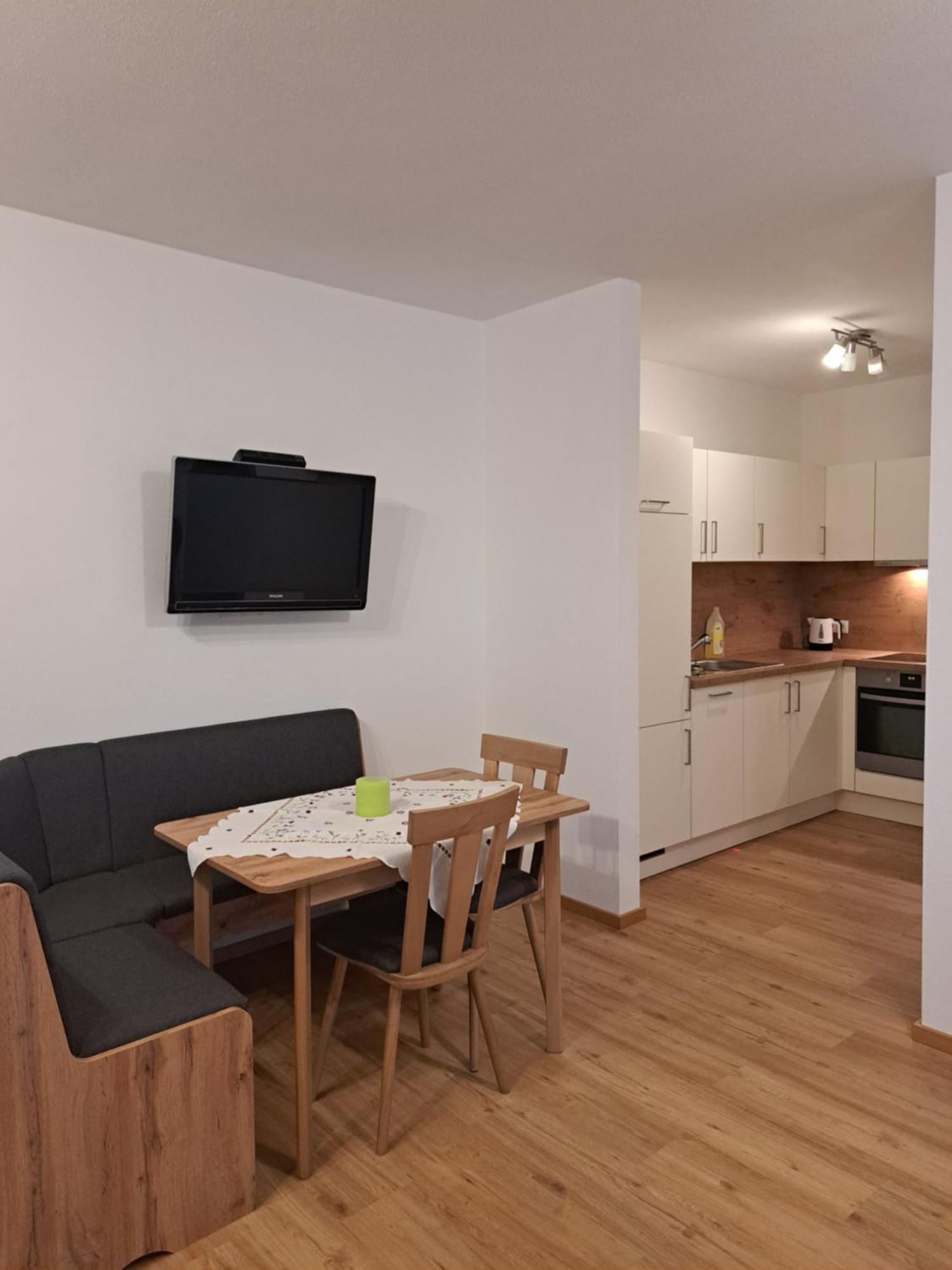 Ferienwohnung Abenthung Grinzens エクステリア 写真